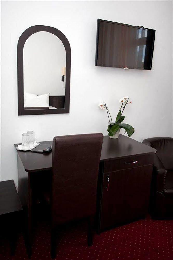 Hotel Terra Oradea Eksteriør bilde